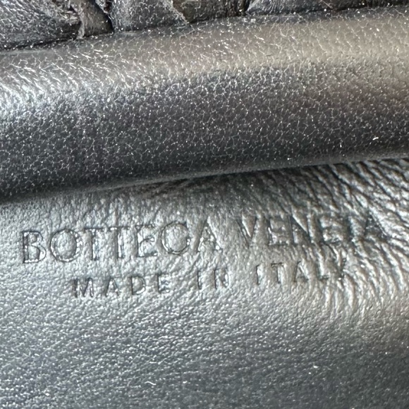 BOTTEGA VENETA mini pouch. Black intrecciato leather. - Picture 11 of 11